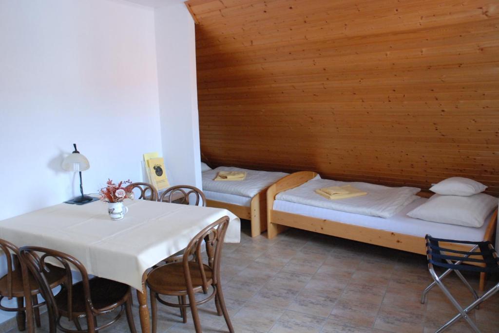Hotel U Ruze Slavonice Szoba fotó